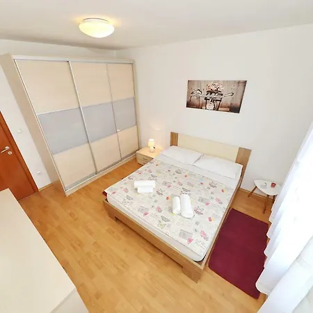 Apartman Lijo アパート *